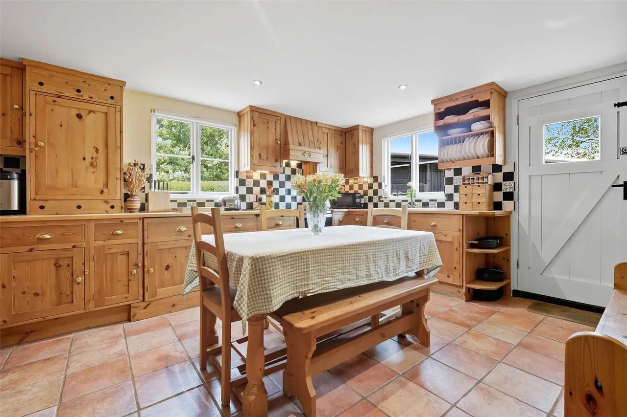 Fanners Green, Great Waltham, Chelmsford, CM3 1EA, photo 9