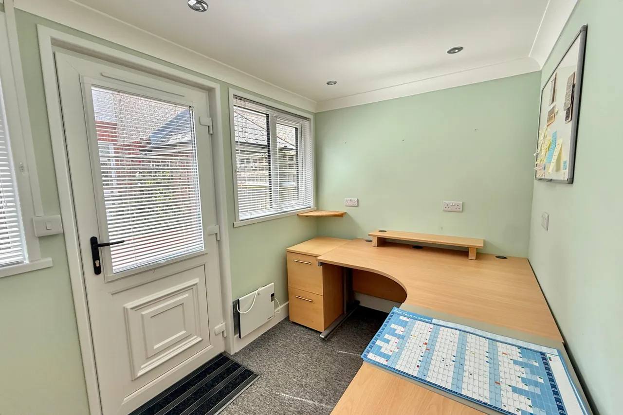 Post Office Lane, St. Ives, BH24, photo 13
