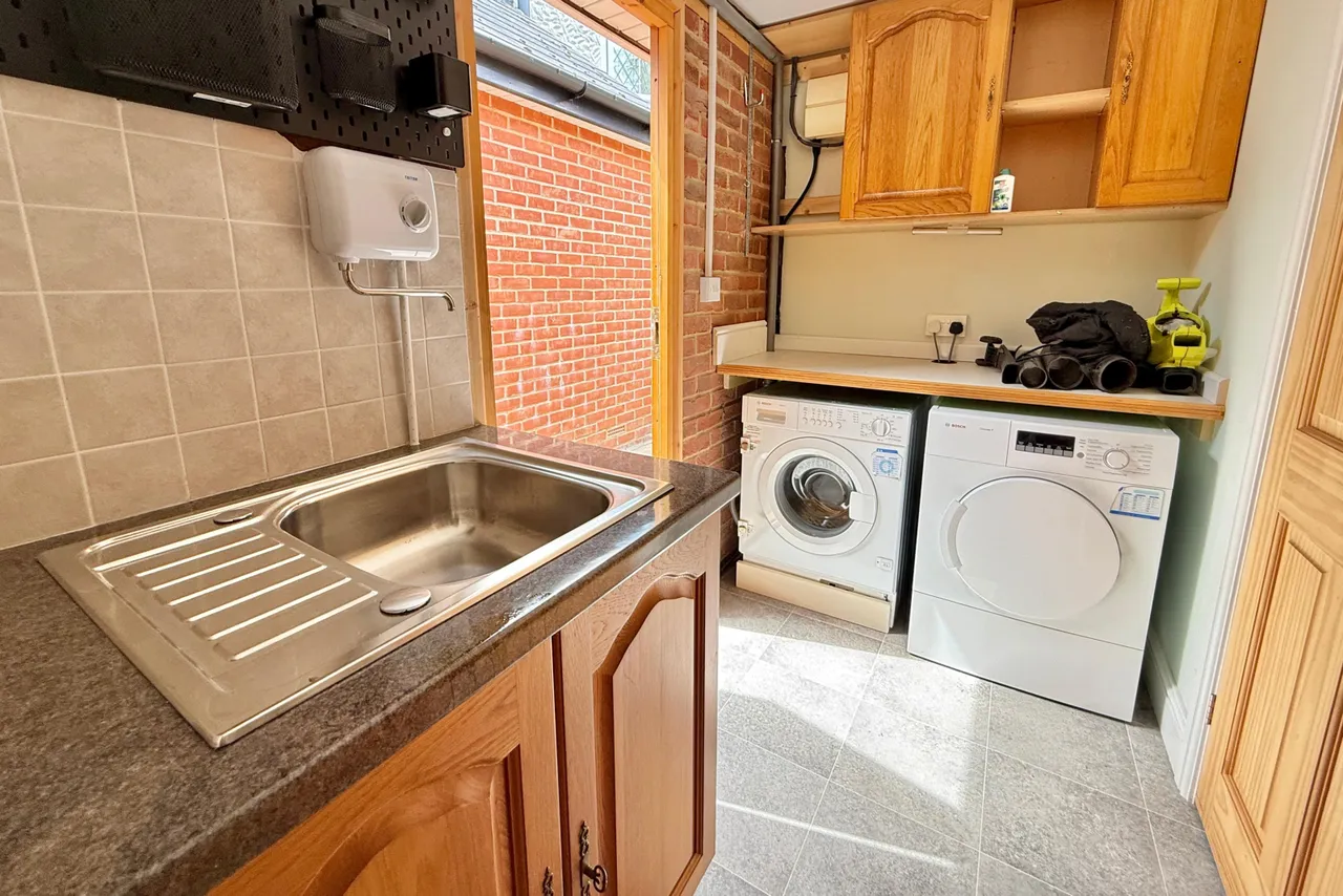 Post Office Lane, St. Ives, BH24, photo 15