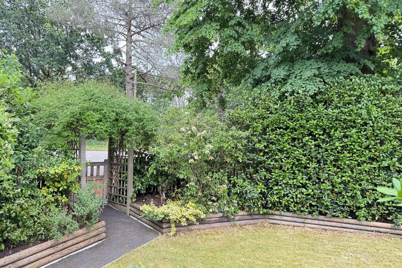 Post Office Lane, St. Ives, BH24, photo 22