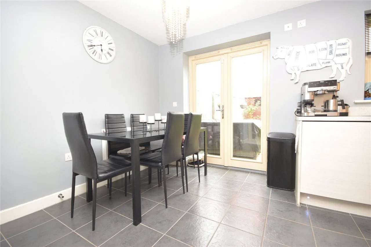 Oak Park Terrace, Leeds, LS16, photo 3