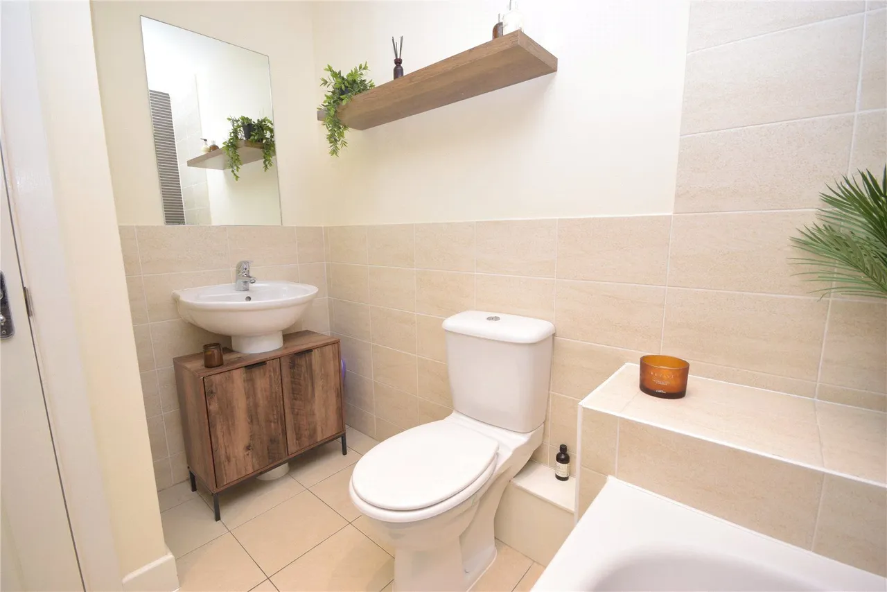 Oak Park Terrace, Leeds, LS16, photo 13