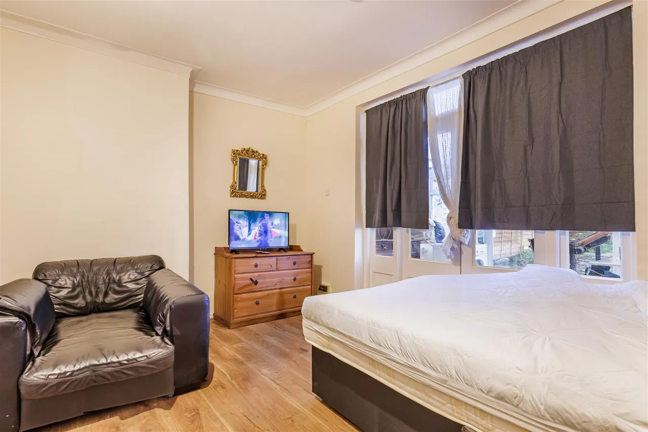 Chingford Avenue, Chingford, E4 6RF, photo 14