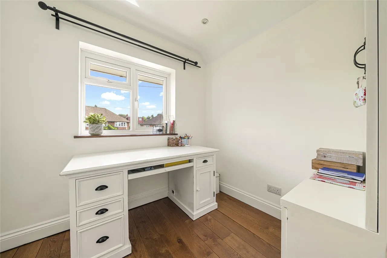 Langbourne Way, Claygate, KT10, photo 9