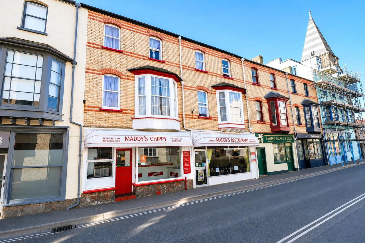 4 bed flat for sale, St. James Place, Ilfracombe, EX34