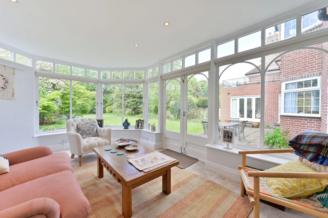 14 Roedean Crescent, London, photo 11