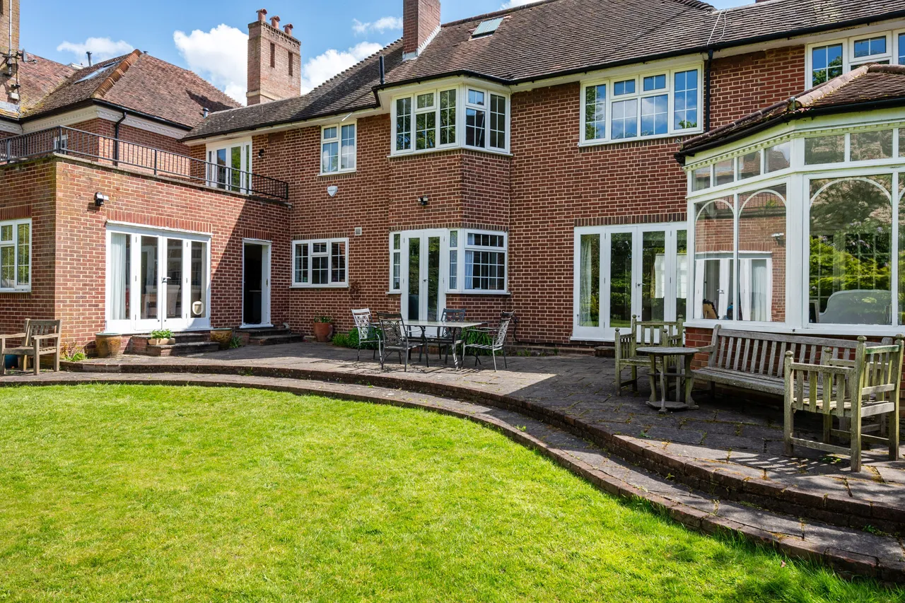 14 Roedean Crescent, London, photo 10
