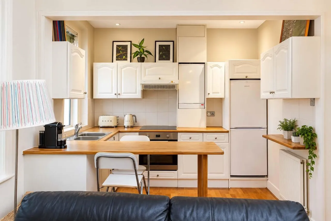 Woodchurch Road South Hampstead, London NW6 3PP, photo 3