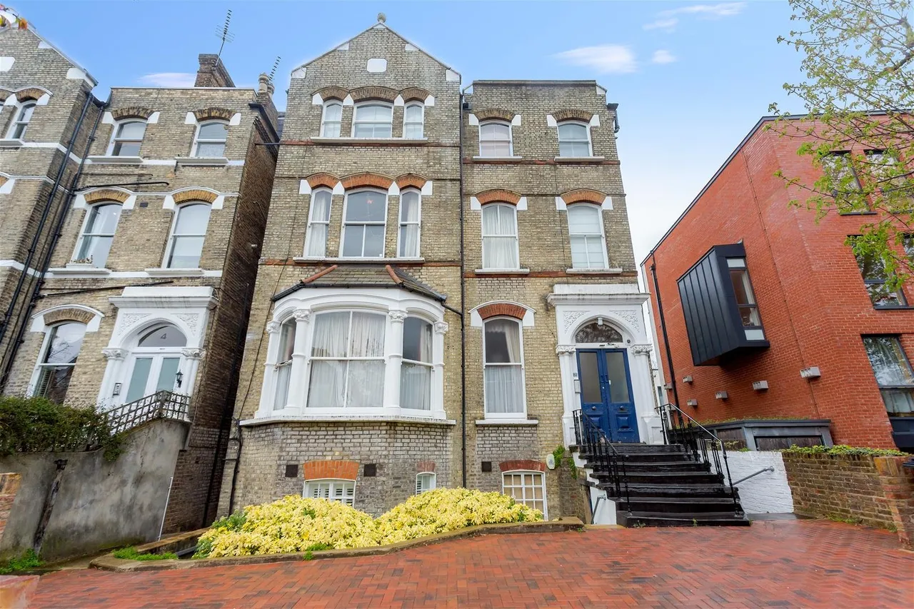 Woodchurch Road South Hampstead, London NW6 3PP, photo 2