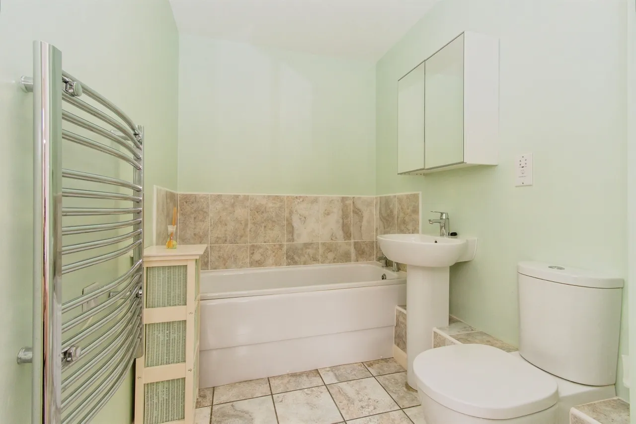Morris Road, Castleford, WF10, photo 11