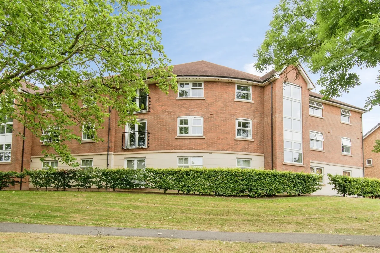 2 bed flat for sale, Morris Road, Castleford, WF10