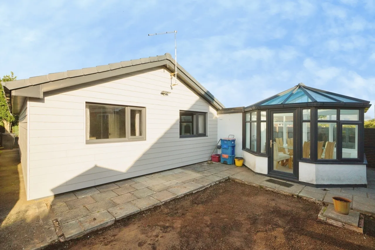 Ffordd Gwenllian, Llanfairpwllgwyngyll, LL61, photo 6