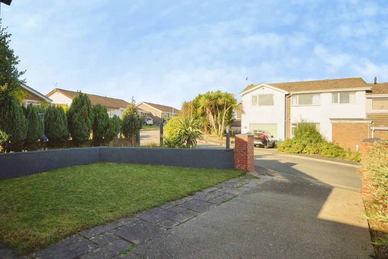 Ffordd Gwenllian, Llanfairpwllgwyngyll, LL61, photo 11