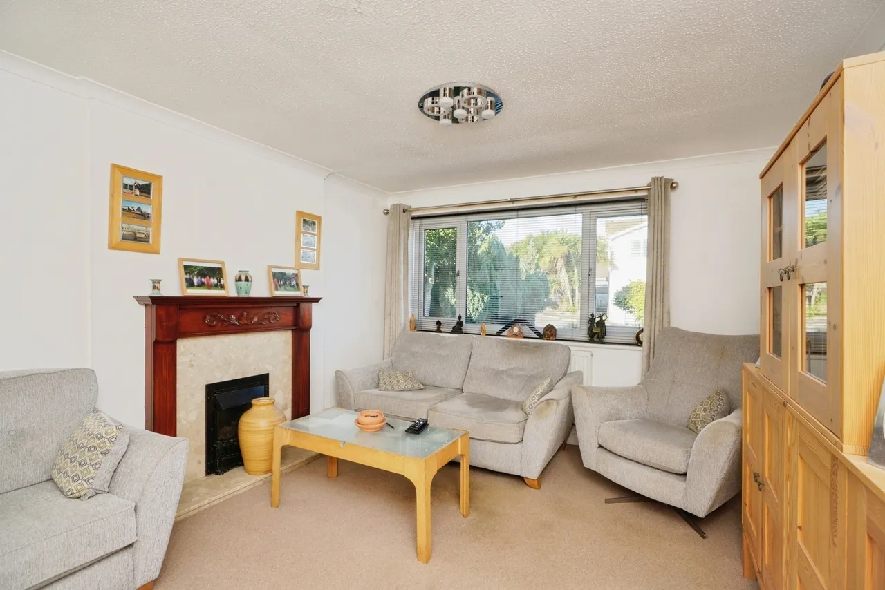 Ffordd Gwenllian, Llanfairpwllgwyngyll, LL61, photo 25