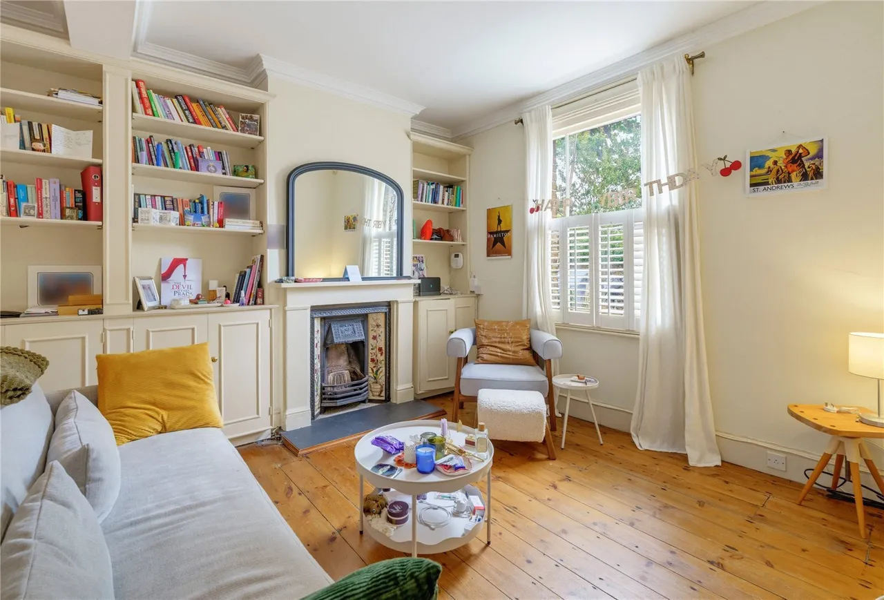 Ashbury Road, London, SW11, photo 2