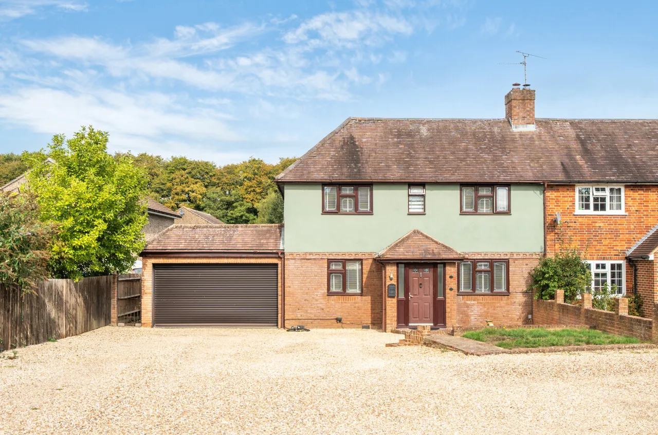 4 bed house for sale, Dunsford Crescent, Basingstoke, RG23