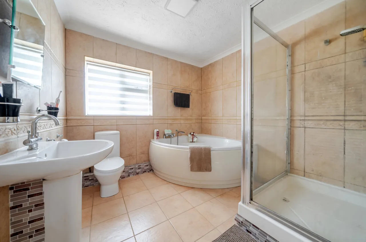 Dunsford Crescent, Basingstoke, RG23, photo 9