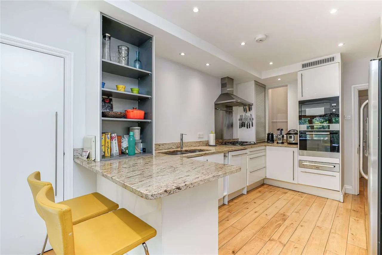 Fairlawn Grove, Chiswick, W4, photo 2