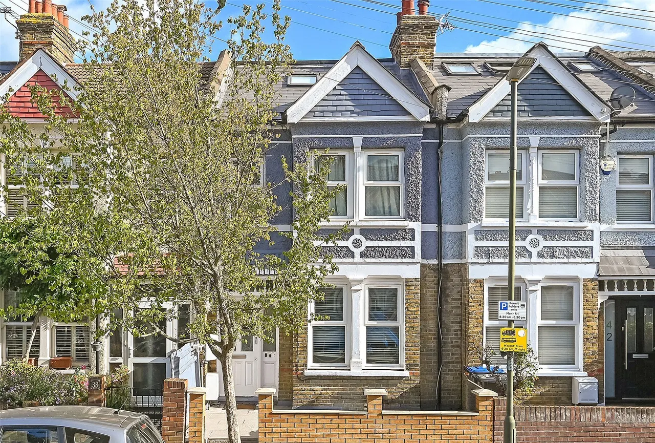 1 bed flat to rent, Clifton Park Avenue, London, SW20