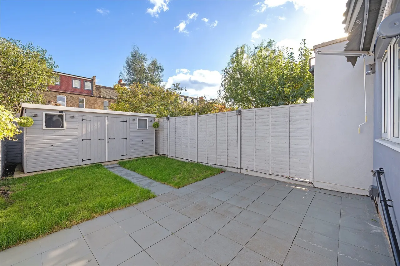 Clifton Park Avenue, London, SW20, photo 8