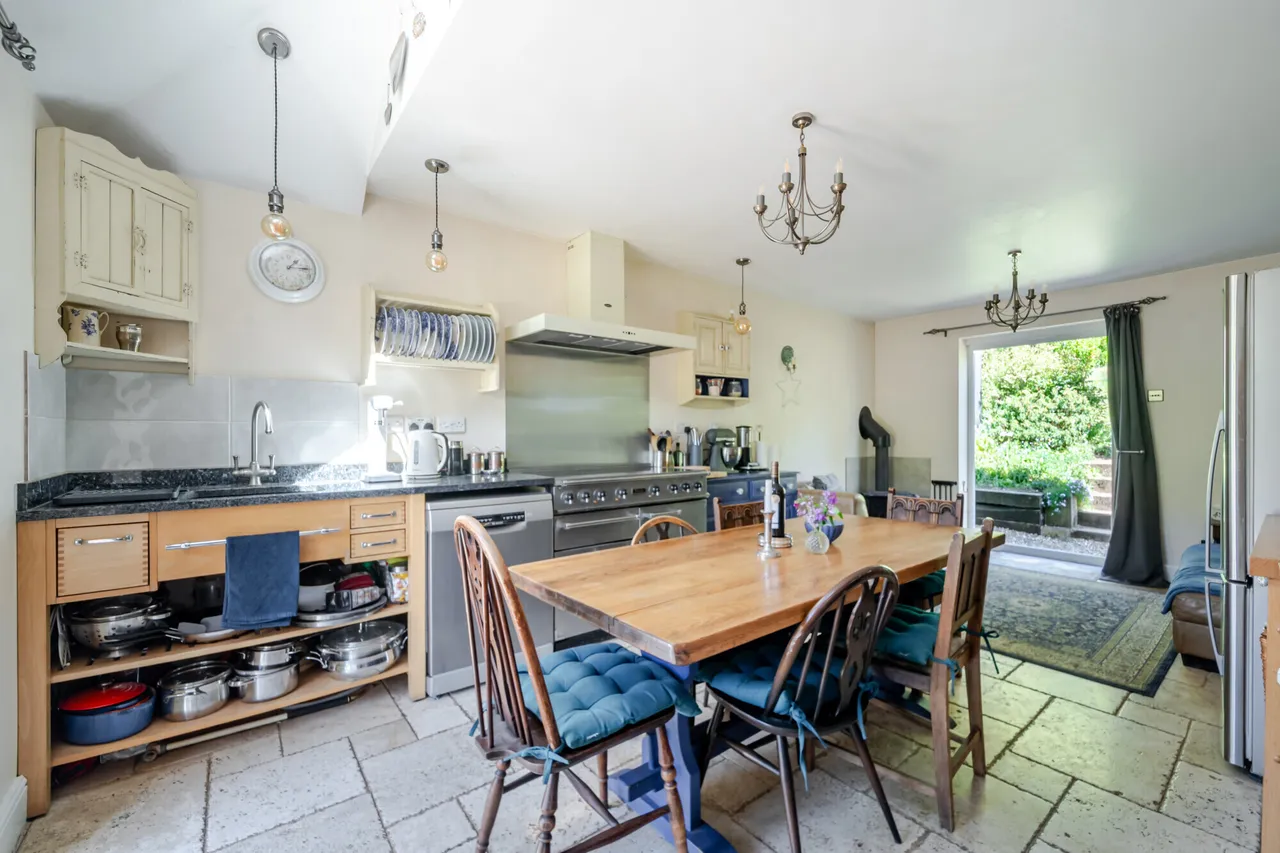Speen Road, North Dean, HP14, photo 2