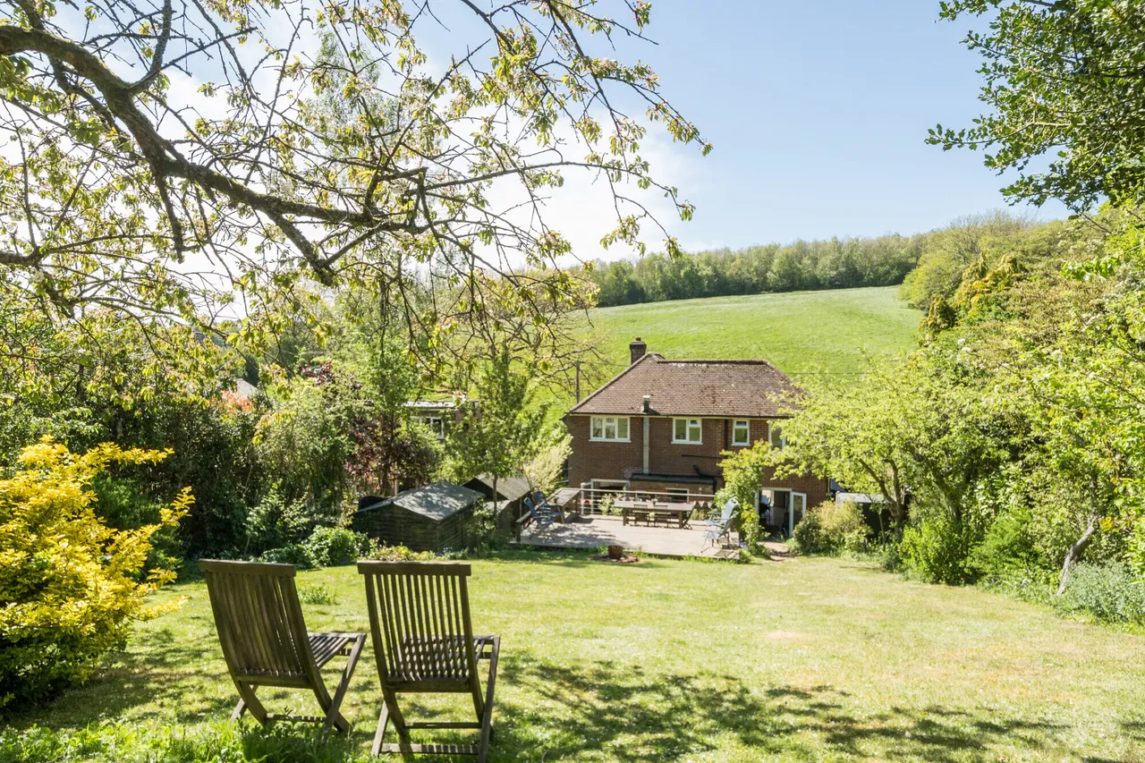 Speen Road, North Dean, HP14, photo 5