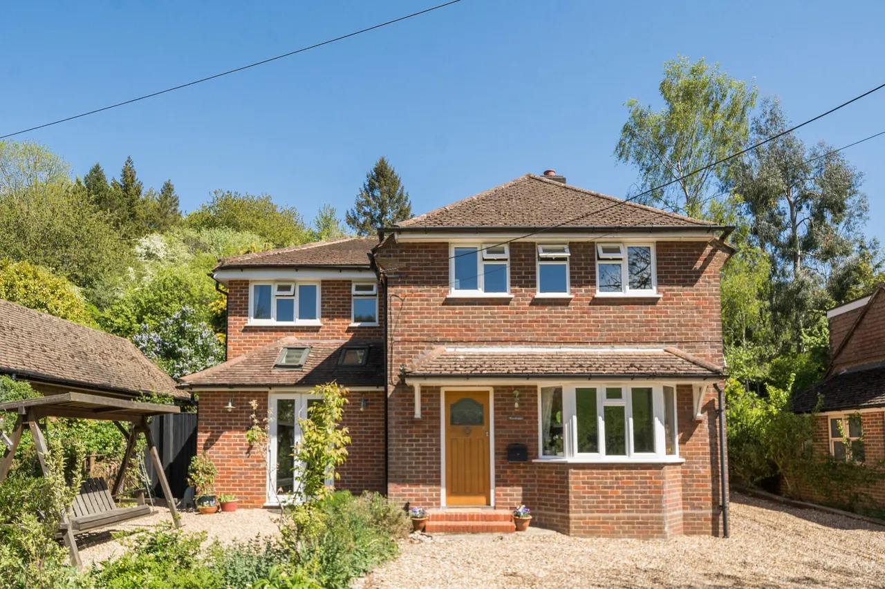 Speen Road, North Dean, HP14, photo 9