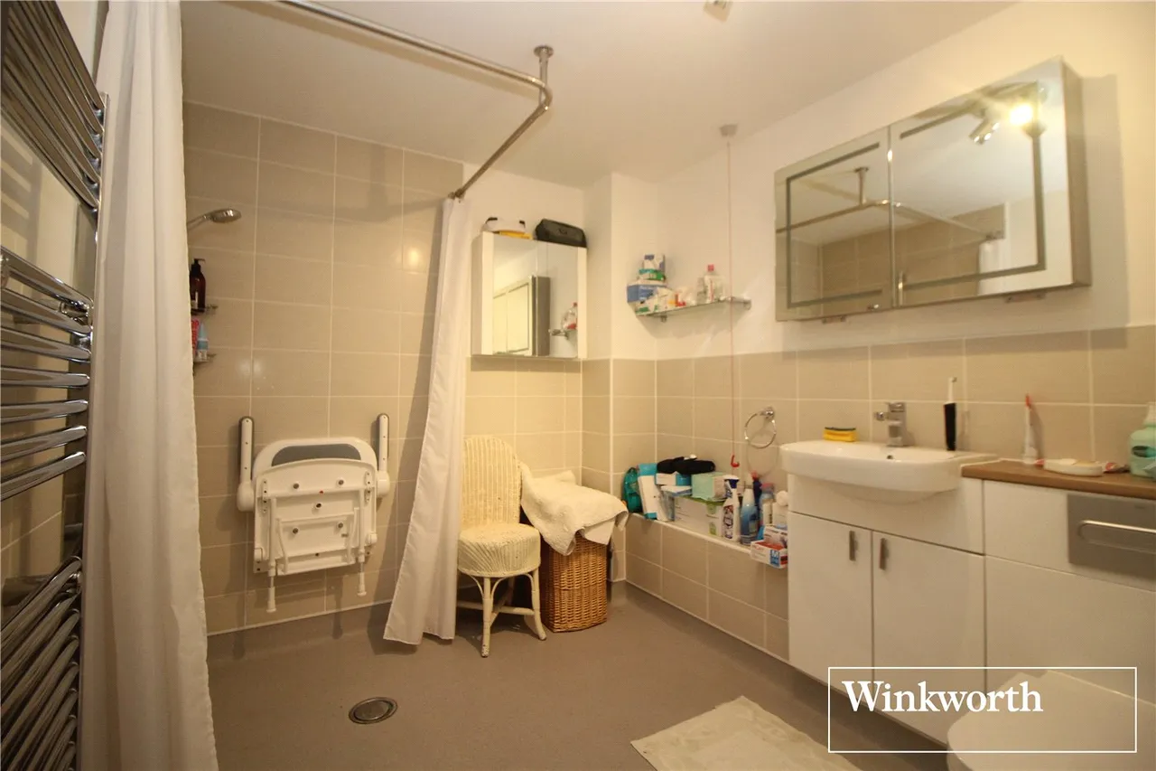 Studio Way, Borehamwood, Hertfordshire, WD6, photo 2