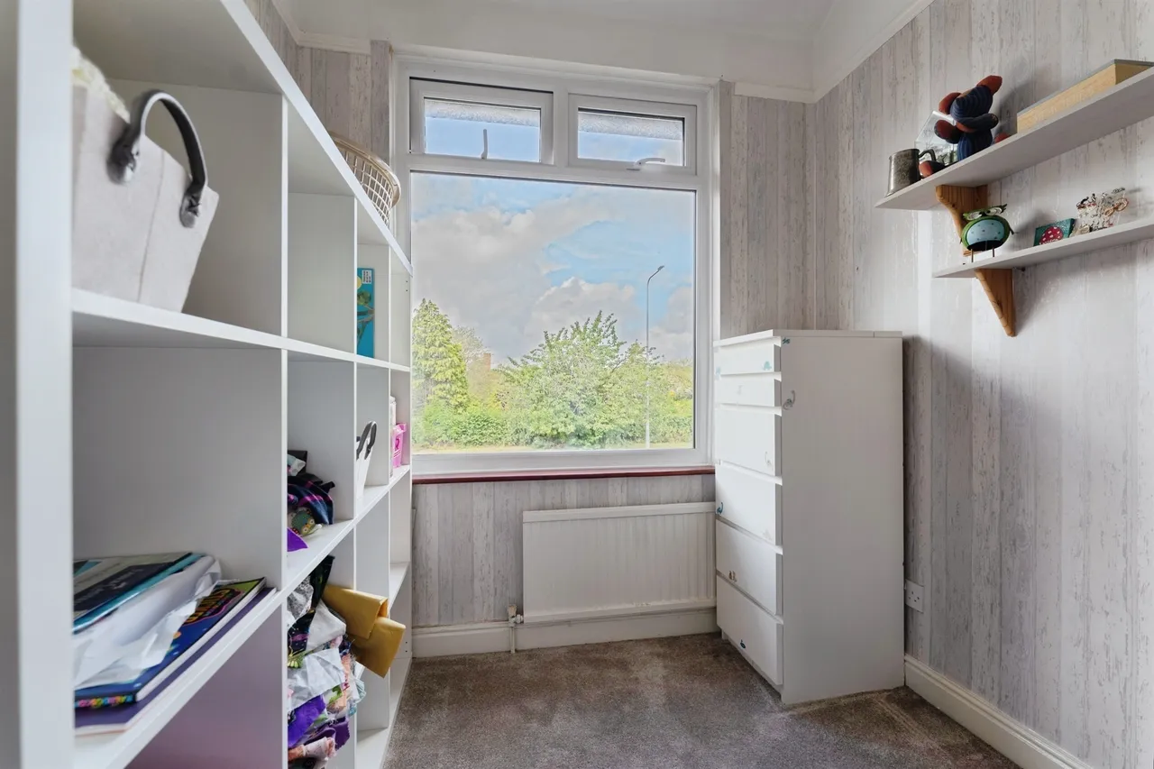 Chester Road, Whitby, Ellesmere Port, photo 6