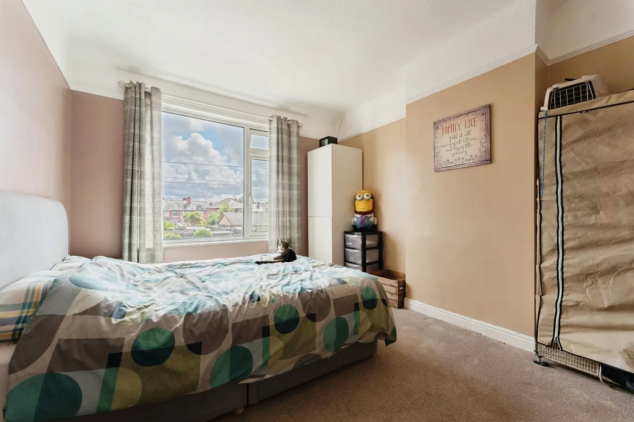 Chester Road, Whitby, Ellesmere Port, photo 5