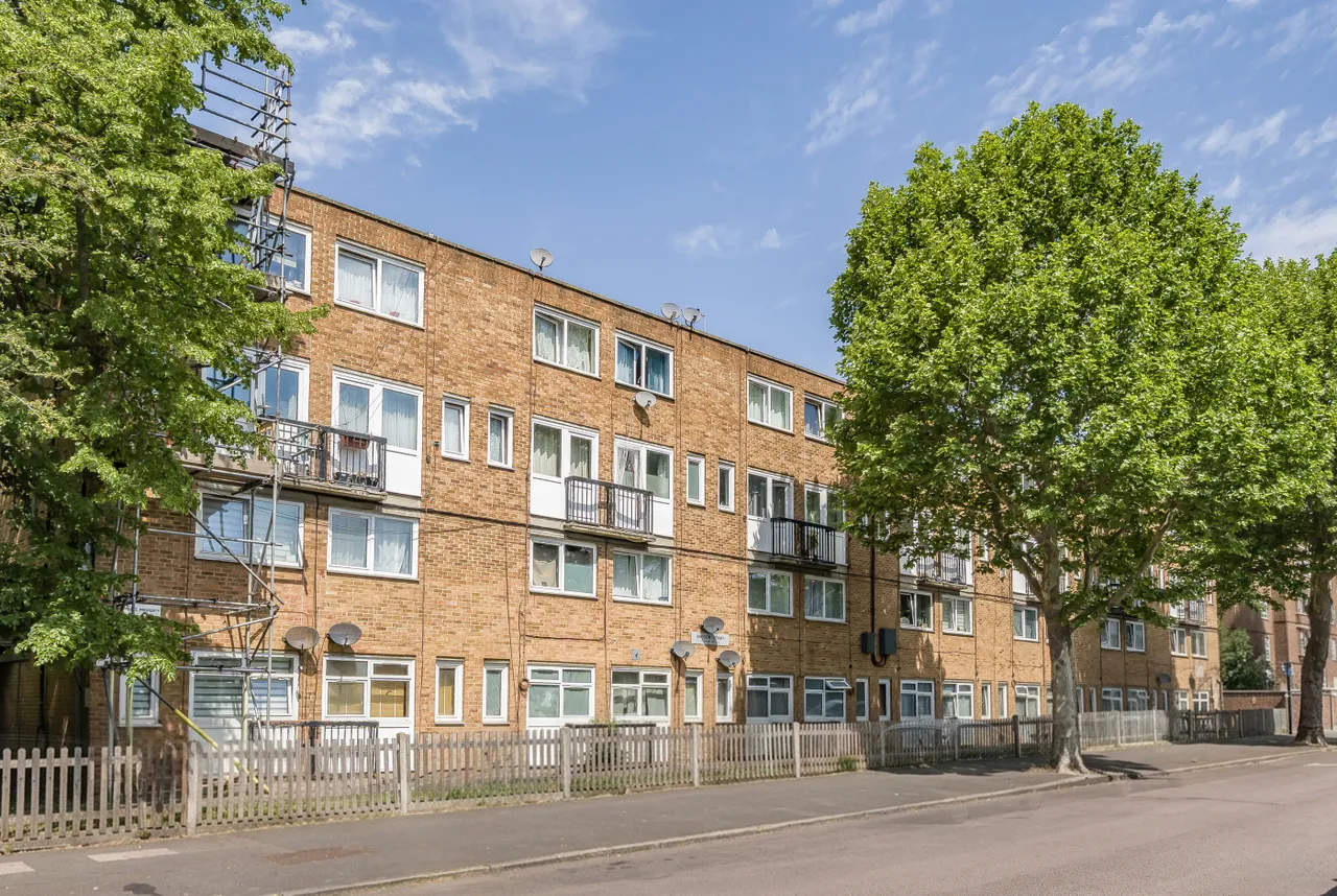 2 bed flat for sale — Church Rise, London, SE23