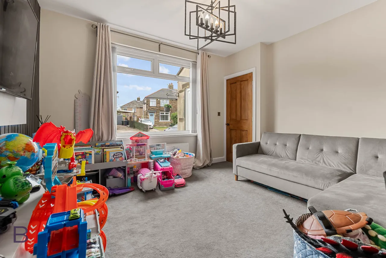 Eltham Grove, Bradford, BD6 3RF, photo 6