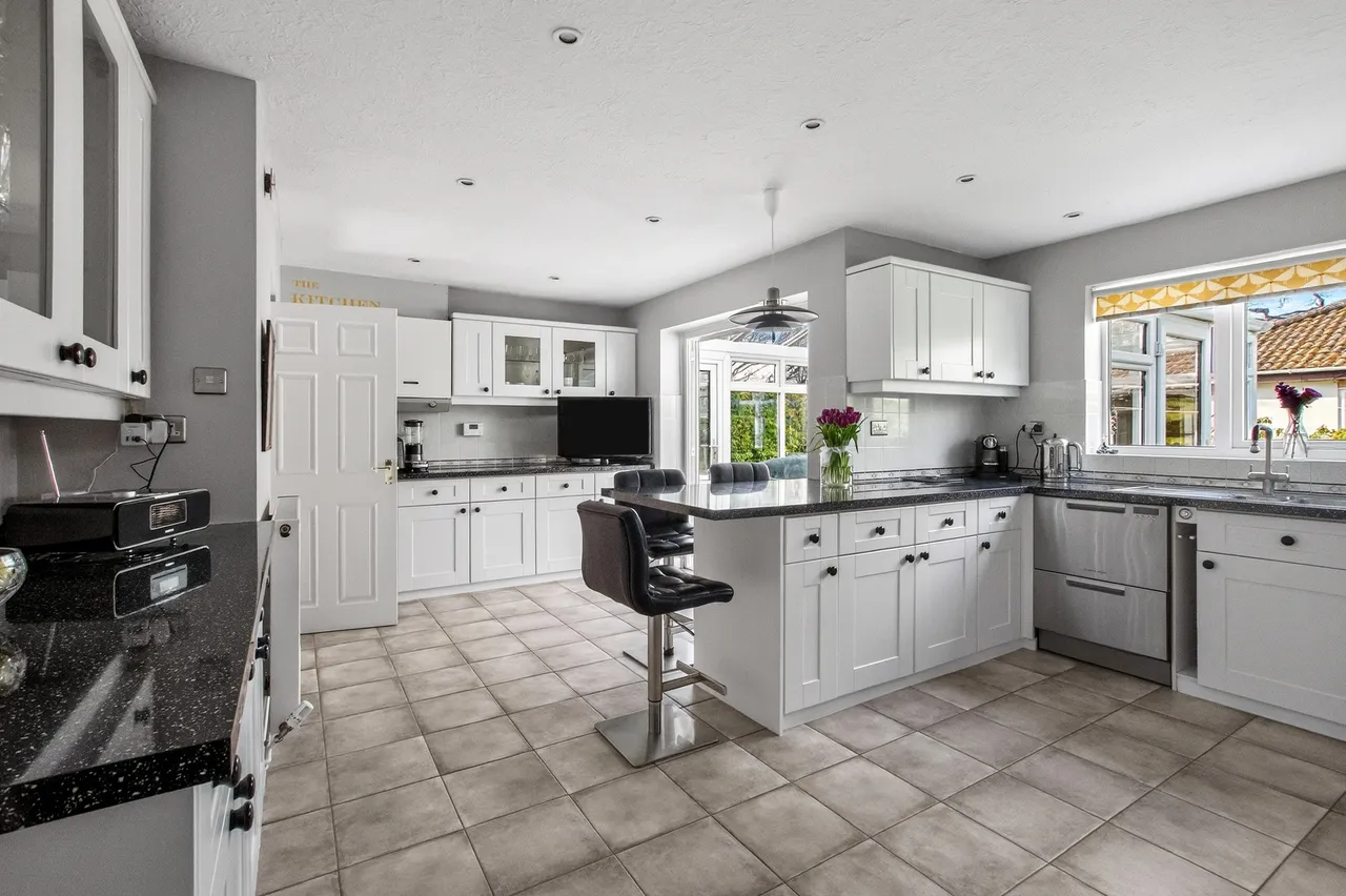 Badgers Copse, New Milton, BH25, photo 9