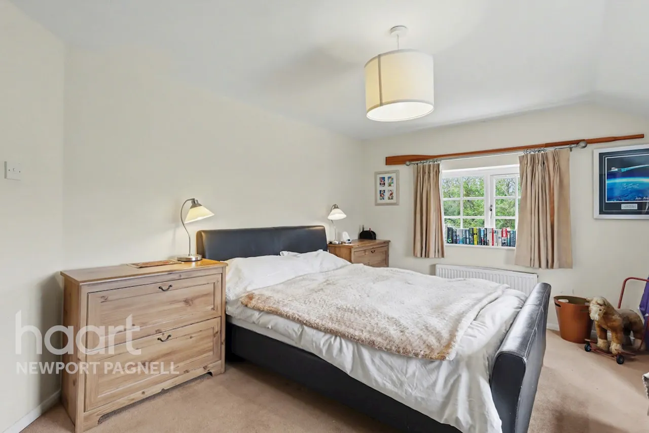 Newport Road, Newport Pagnell, MK16, photo 17