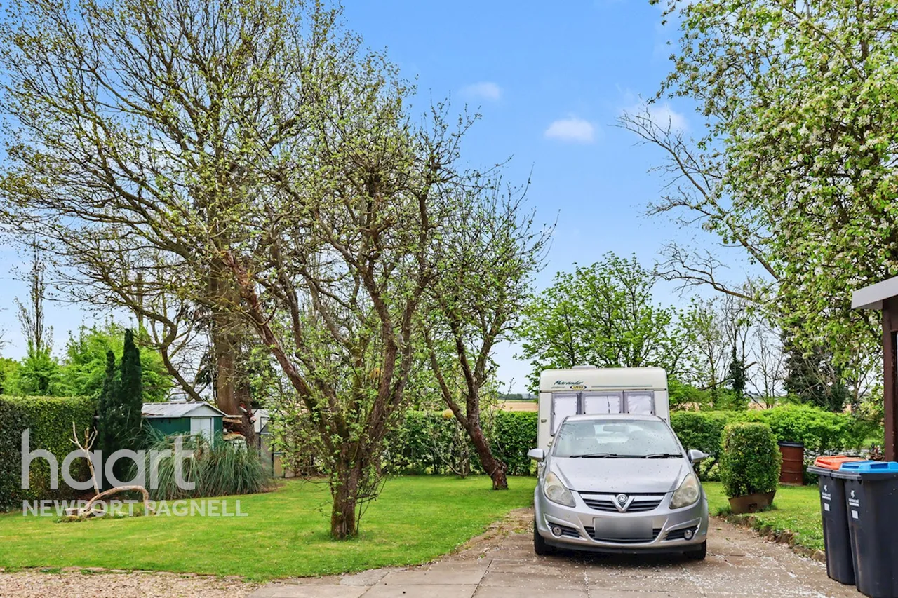 Newport Road, Newport Pagnell, MK16, photo 30
