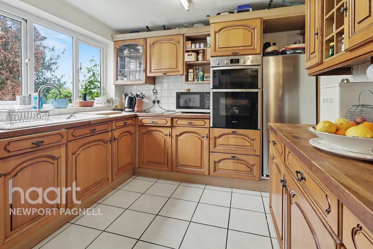 Newport Road, Newport Pagnell, MK16, photo 14