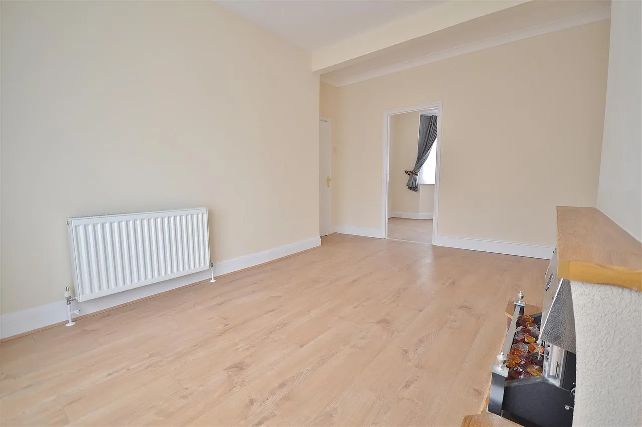 New North Road, 260 New North Road Hainault, Ilford, Essex, IG63BS, photo 10