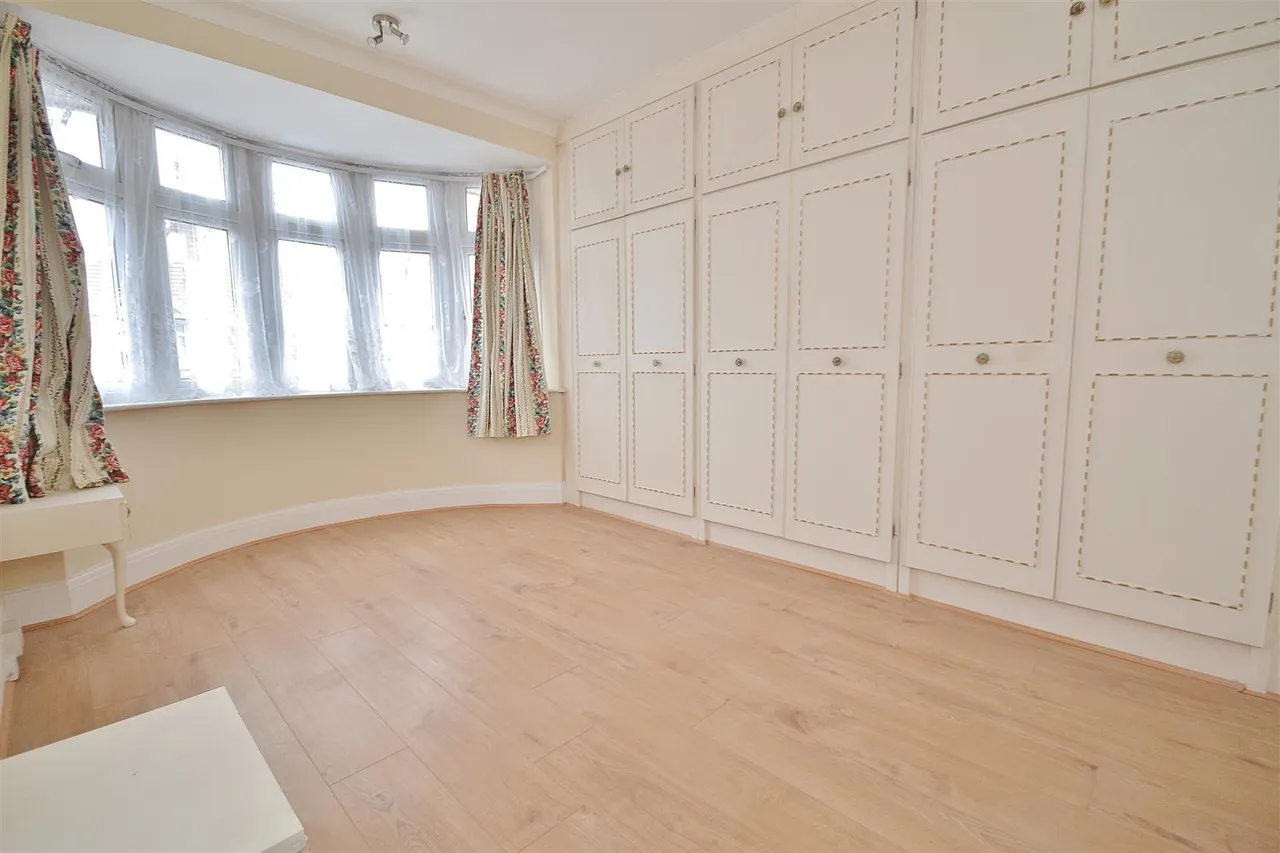 New North Road, 260 New North Road Hainault, Ilford, Essex, IG63BS, photo 7