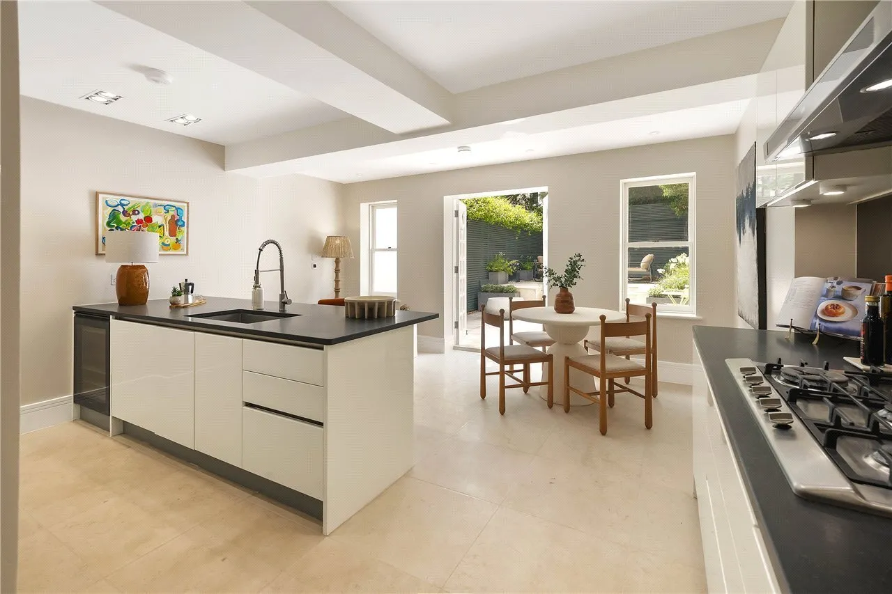 Campden Hill Road, London, W8, photo 5