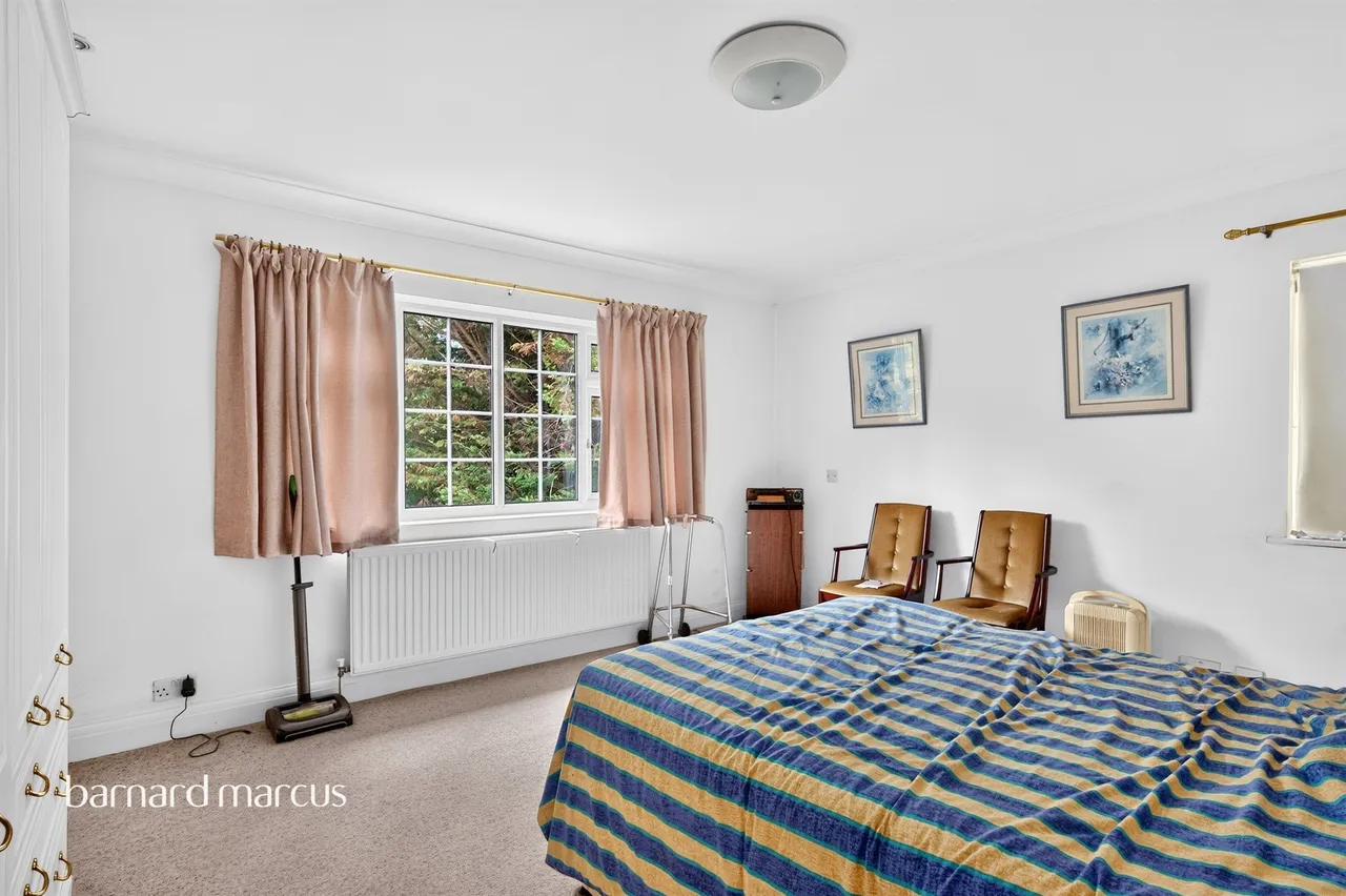 Brighton Road, Hooley, Coulsdon, photo 9