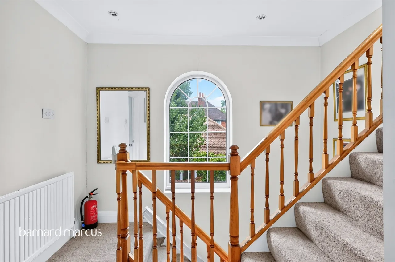Brighton Road, Hooley, Coulsdon, photo 8