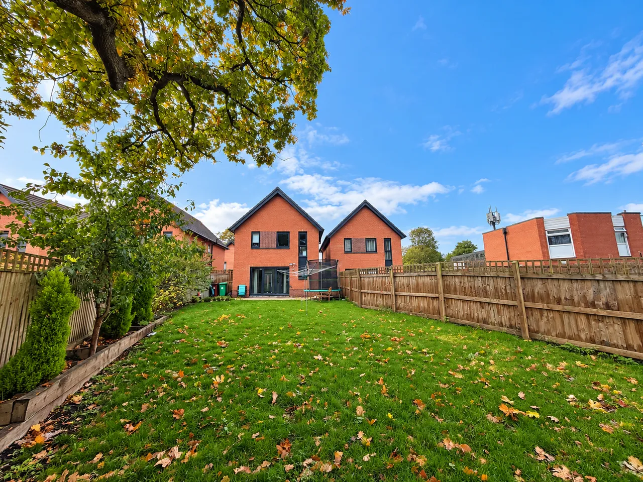Cherry Blossom Close, Manchester, M23, photo 2