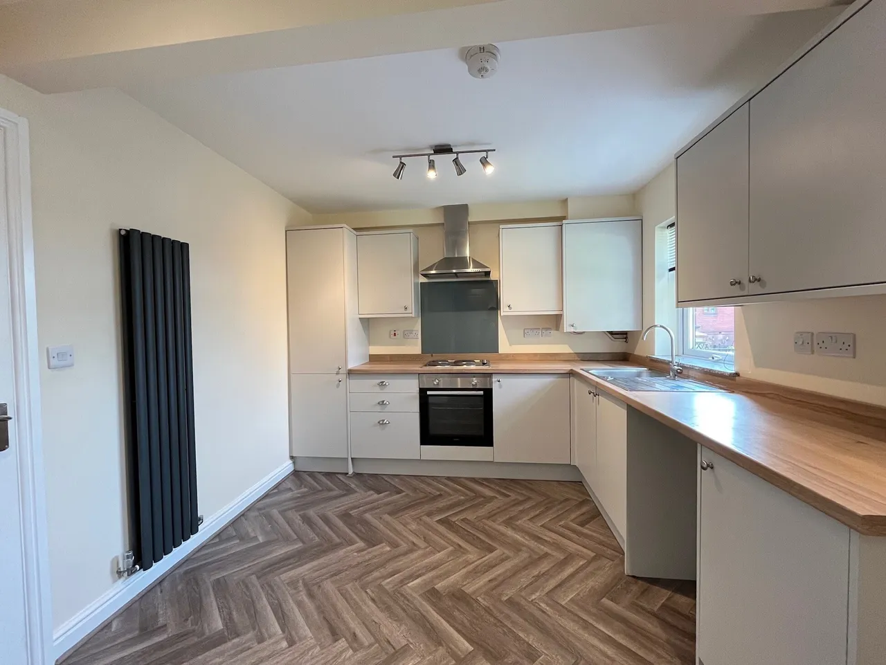 Glebeville, Leek, ST13, photo 4