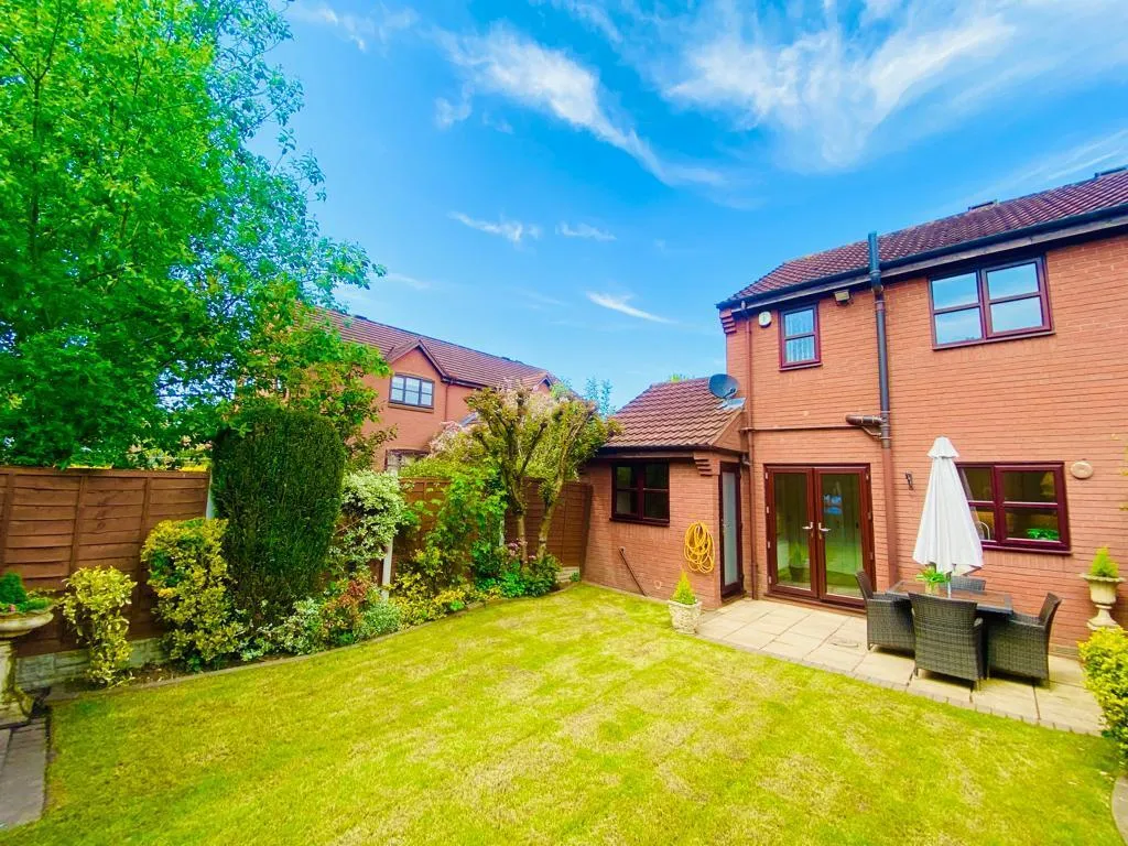 2 bed house to rent, Scholars Gate, Burntwood, WS7