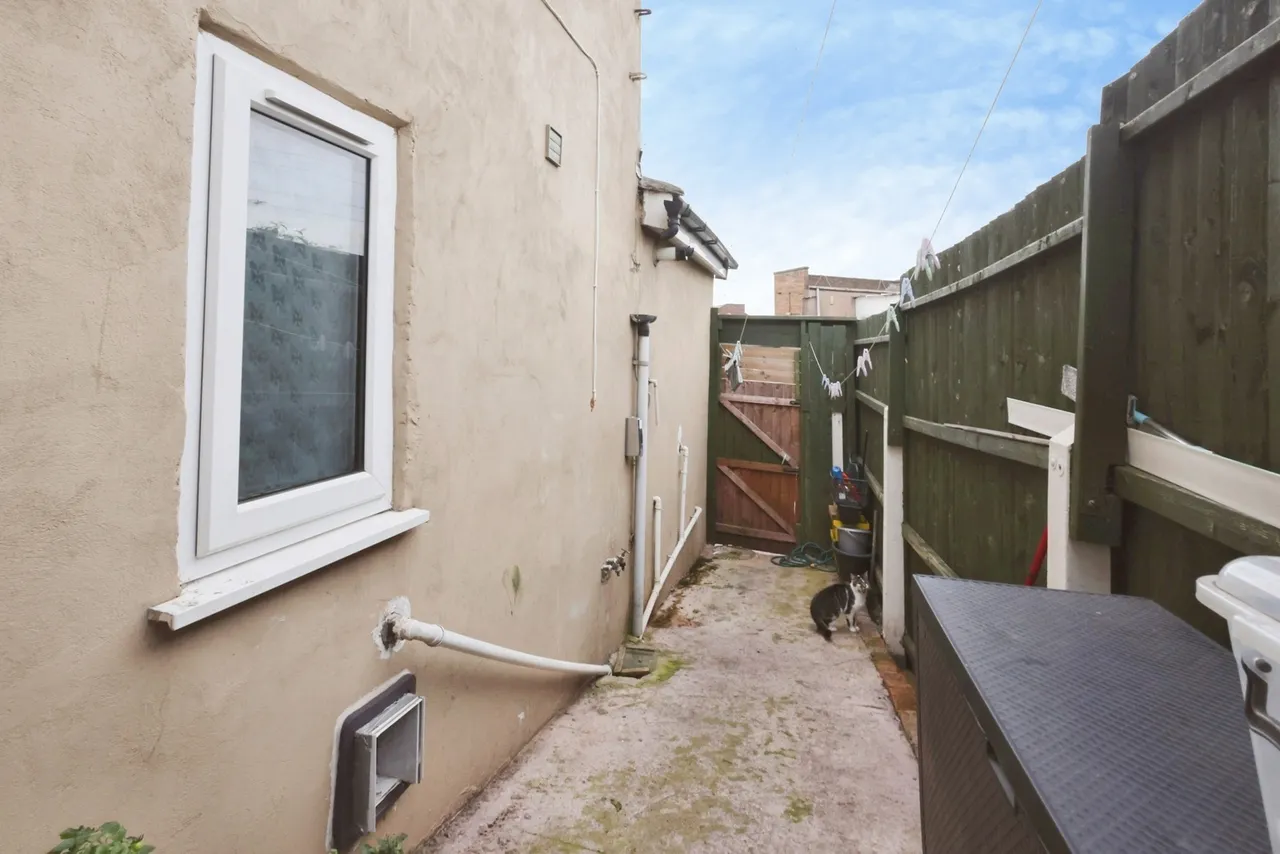 Ash Road, Birmingham, B8, photo 13