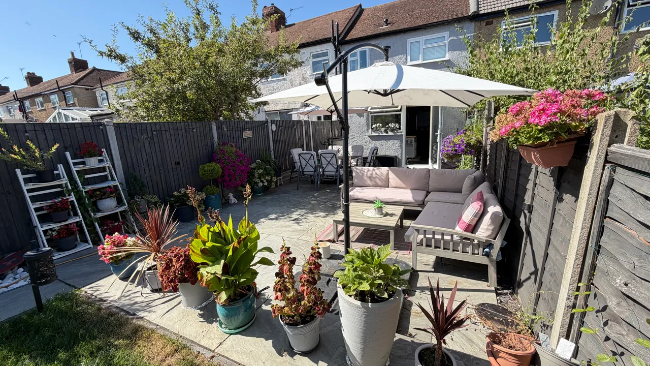 Buckland Way, WORCESTER PARK, Surrey, Worcester Park, KT48NT, photo 11