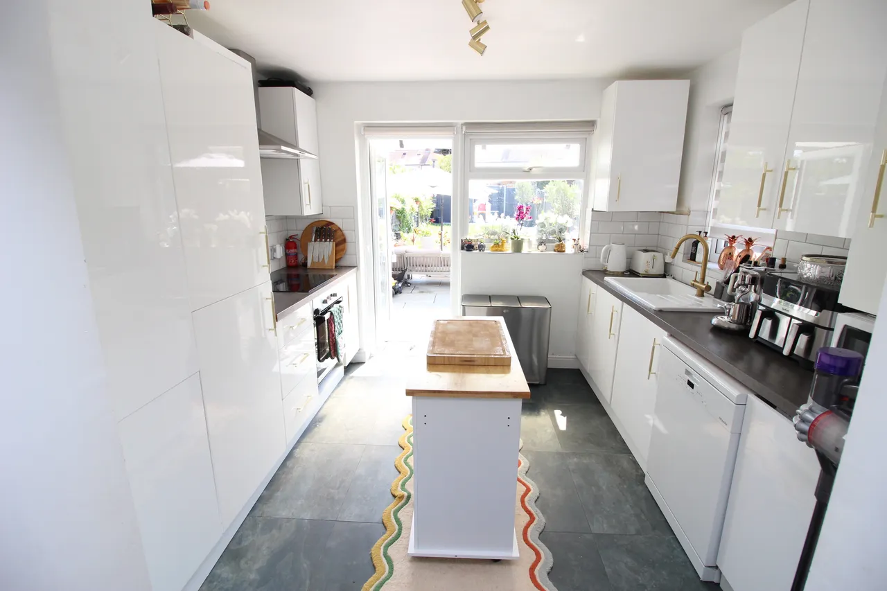 Buckland Way, WORCESTER PARK, Surrey, Worcester Park, KT48NT, photo 6