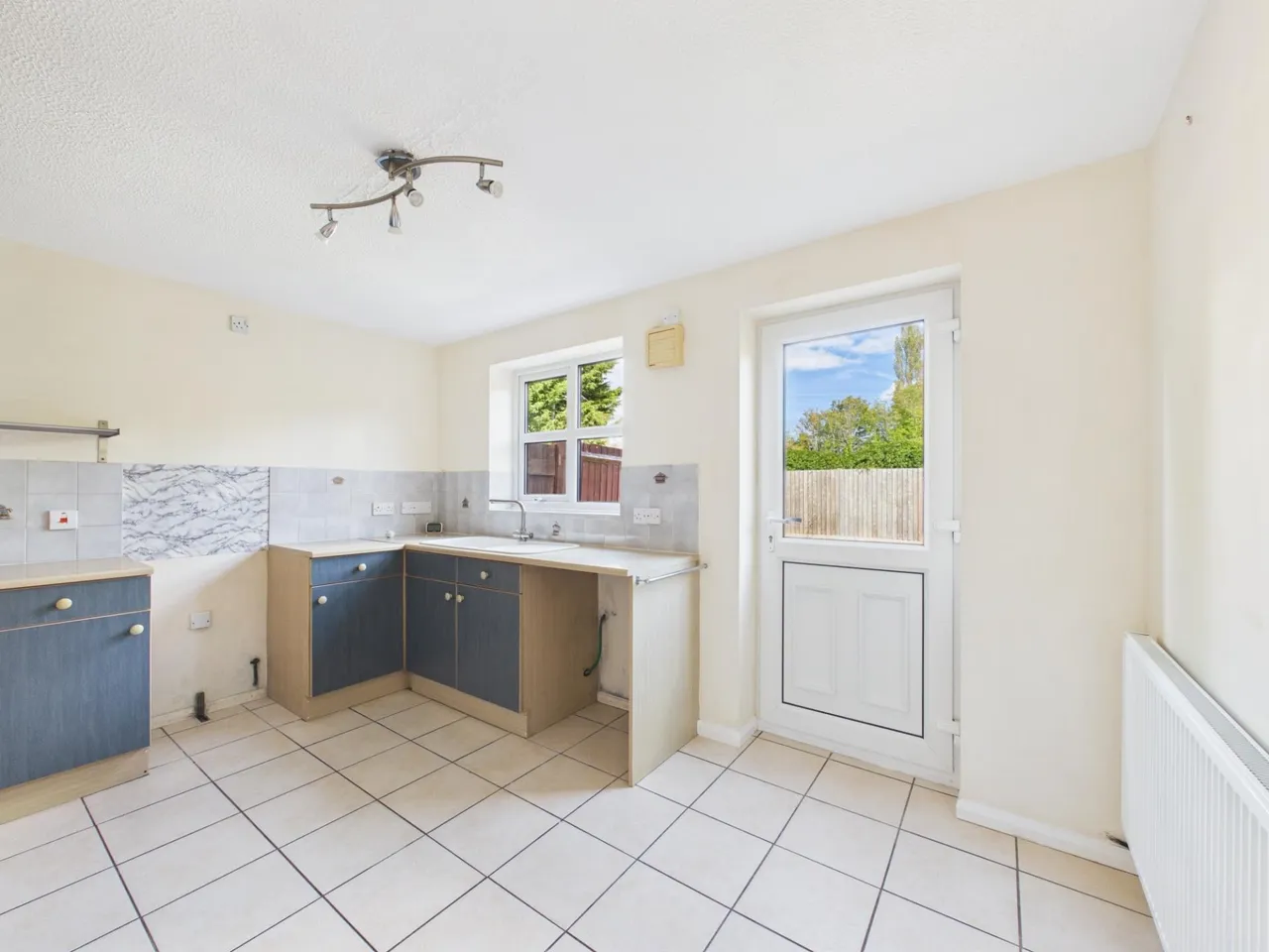 Charlecote Walk, Nuneaton, CV11, photo 4