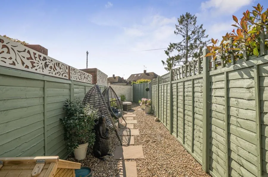 Peel Close, Windsor, SL4, photo 22