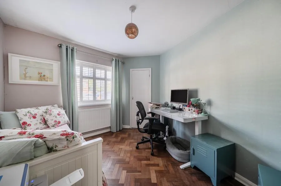 Peel Close, Windsor, SL4, photo 17